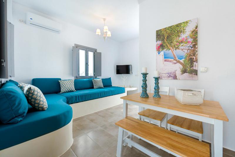 White Harmony Suites Megalochori  Esterno foto